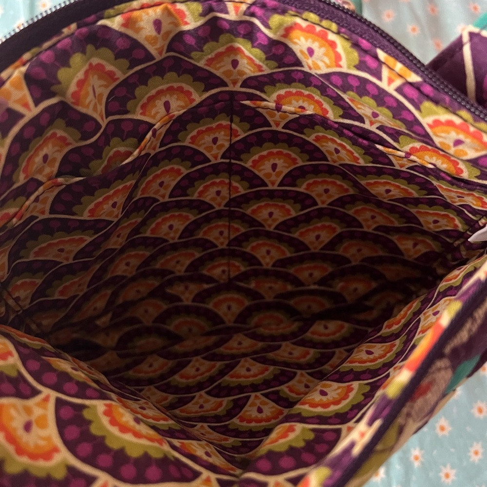 Vera Bradley Hipster saddle in plum crazy pattern ( retired pattern) - Picture 3 of 8